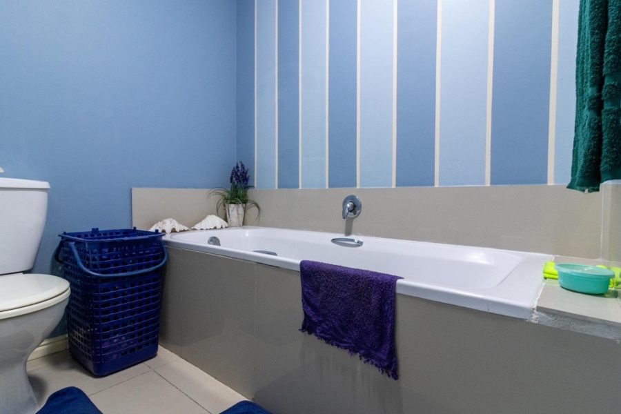 2 Bedroom Property for Sale in Gansbaai Central Western Cape